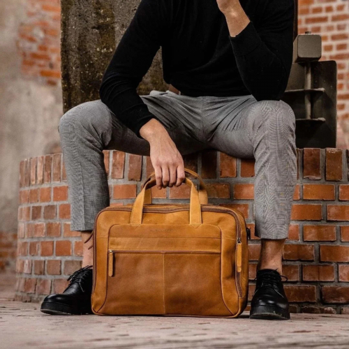 The Chesterfield Brand Waxed Pull Up Bruin