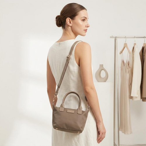 Flora & Co Dani